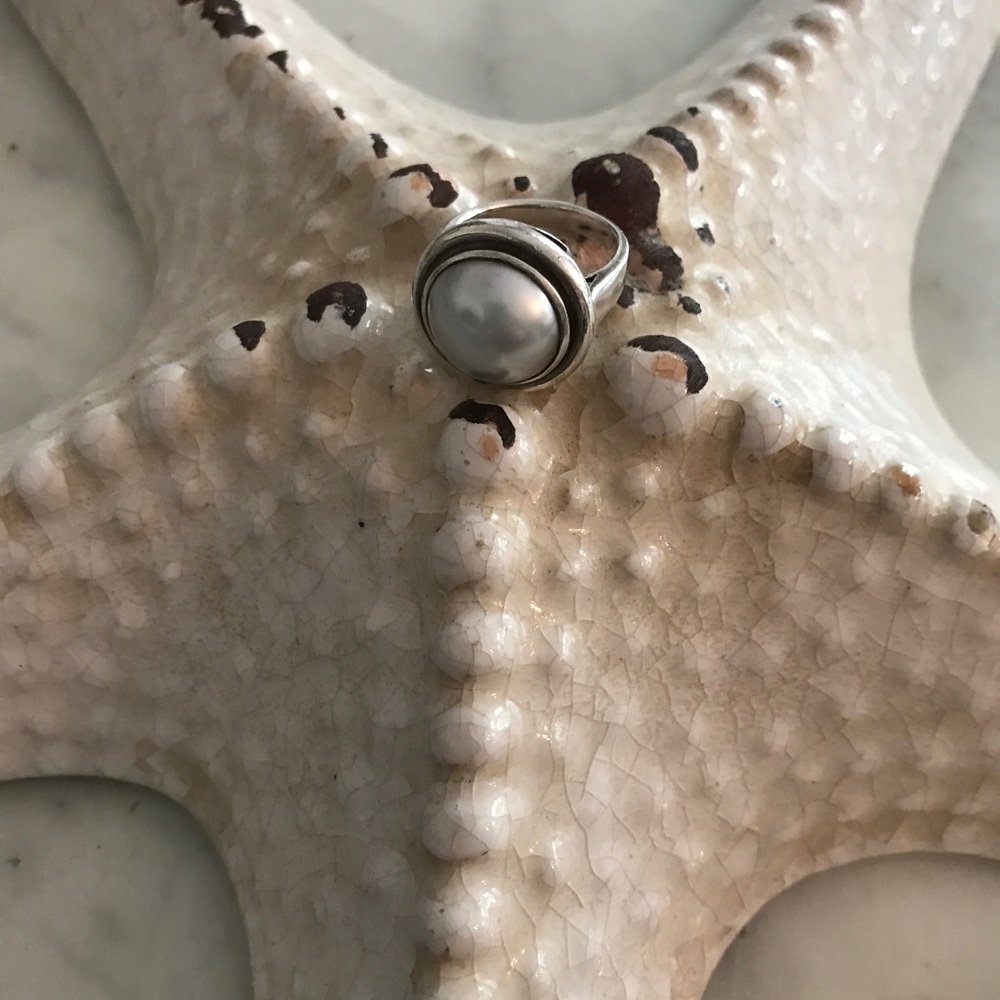 Beautiful Silpada Silver Button Pearl Ring 7.5 🌻
